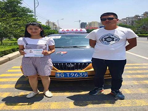 사랑은 우리가 행동하는 데 도움이됩니다 .23435356435.jpg Love helps test we are in action23435356435.jpg